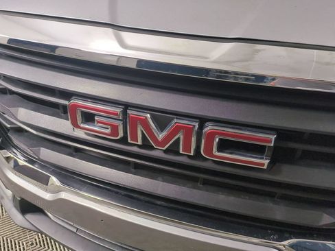 Used 2024 GMC Terrain SLE FWD image 13