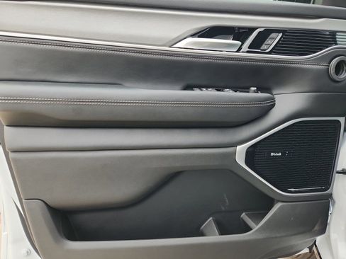 New 2026 Jeep Grand Wagoneer L Limited AWD/4WD image 19