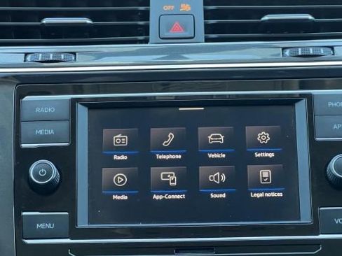 Used 2021 Volkswagen Tiguan S image 43