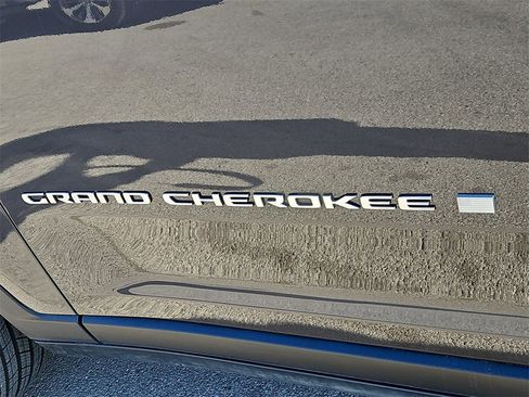 New 2025 Jeep Grand Cherokee L Laredo w/ Luxury Tech Group I image 14