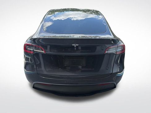 Used 2024 Tesla Model Y 2WD image 6