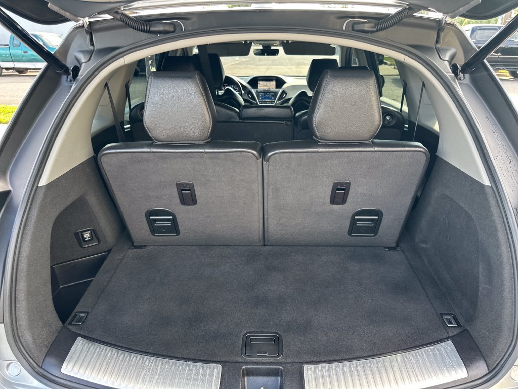 Used 2017 Acura MDX w/ Technology Package AWD/4WD image 19