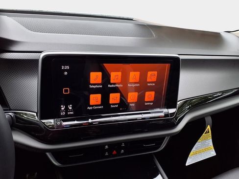 New 2026 Volkswagen Atlas Peak Edition image 18