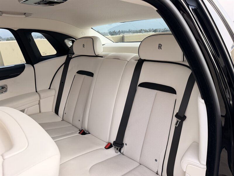 Used 2021 Rolls-Royce Ghost AWD/4WD image 37