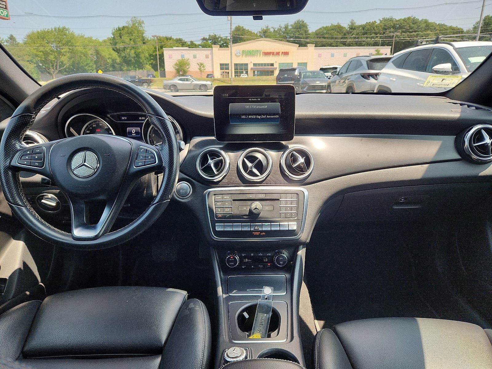 Used 2018 Mercedes-Benz GLA 250 4MATIC image 9