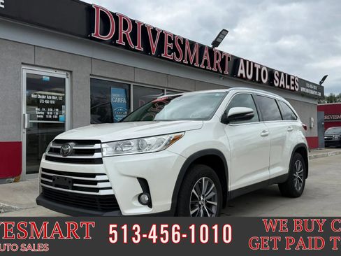 Used 2019 Toyota Highlander XLE image 1