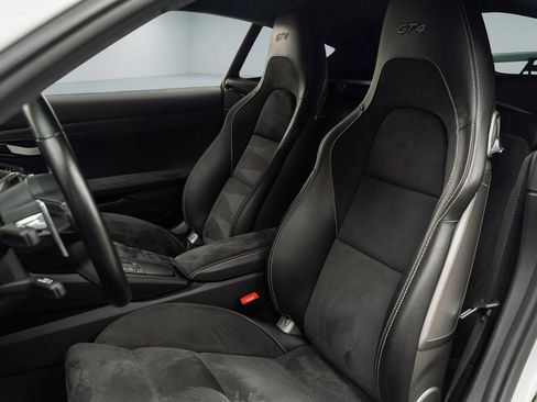 Used 2021 Porsche 718 Cayman GT4 image 7