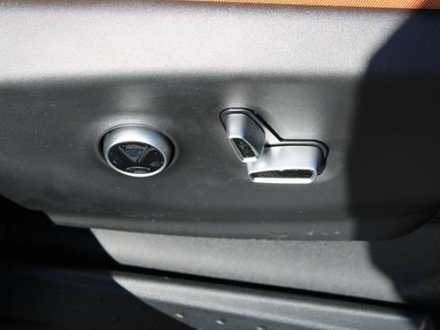 New 2026 Chrysler Pacifica Pinnacle image 14