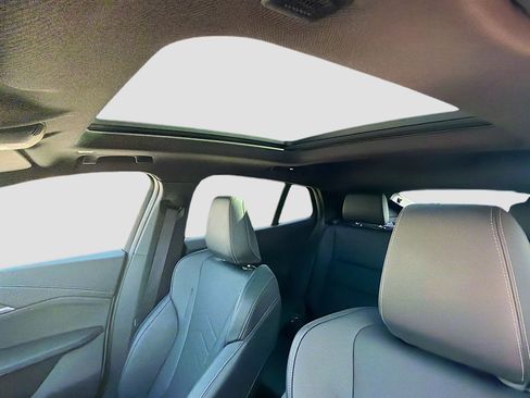 Certified 2025 BMW X2 xDrive28i image 27