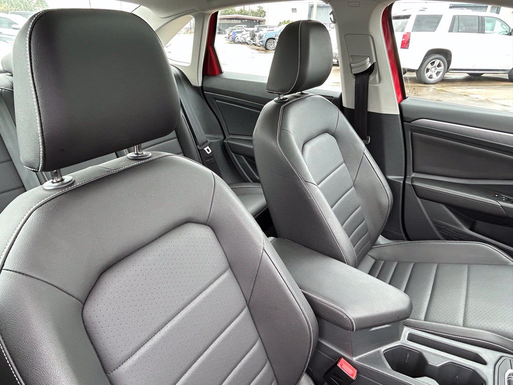 Used 2023 Volkswagen Jetta SE w/ Panoramic Sunroof Package FWD image 37