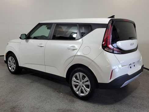 Used 2023 Kia Soul LX FWD image 5