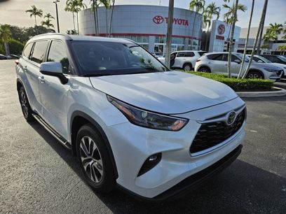 Used 2023 Toyota Highlander XLE