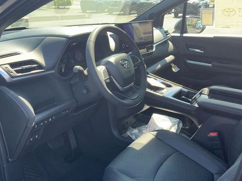 New 2026 Toyota Sienna Platinum AWD/4WD image 10