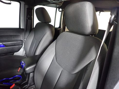 Used 2016 Jeep Wrangler Unlimited Sport AWD/4WD image 19