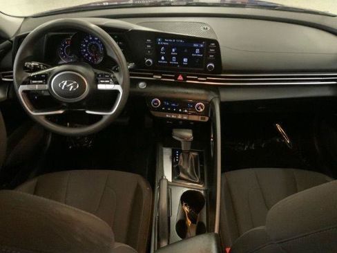 Used 2023 Hyundai Elantra SEL FWD image 11