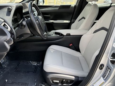 Certified 2024 Lexus UX 250h F Sport FWD image 18