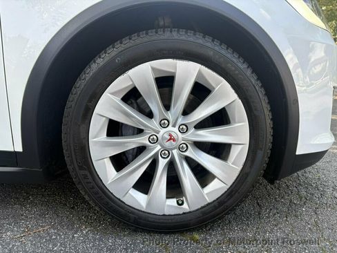 Used 2018 Tesla Model X 75D AWD/4WD image 30