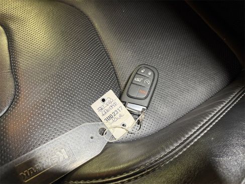 Used 2023 Jeep Cherokee Altitude Lux w/ Lux Elite Package image 32