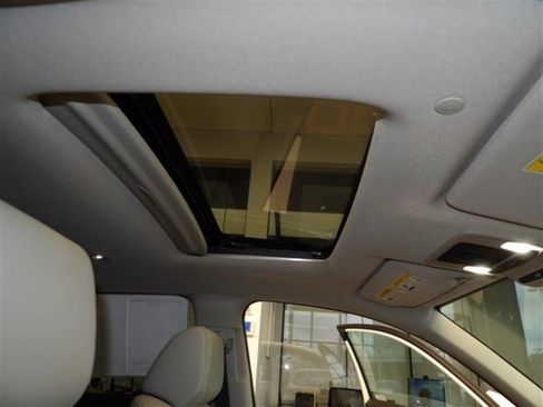 Used 2023 Honda HR-V EX-L image 15