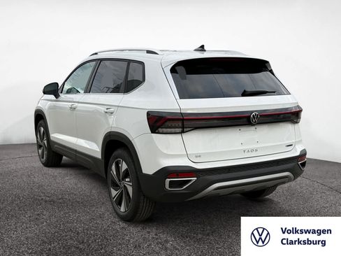 New 2026 Volkswagen Taos SE image 3