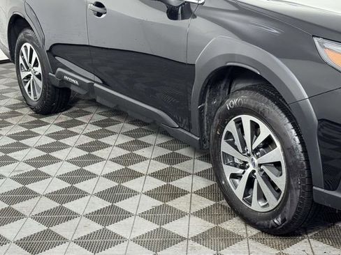 Used 2025 Subaru Outback Premium image 12