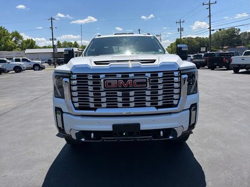 Used 2025 GMC Sierra 3500 Denali w/ Technology Package AWD/4WD image 2