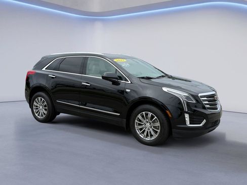 Used 2017 Cadillac XT5 Luxury w/ Driver Awareness Package AWD/4WD image 1