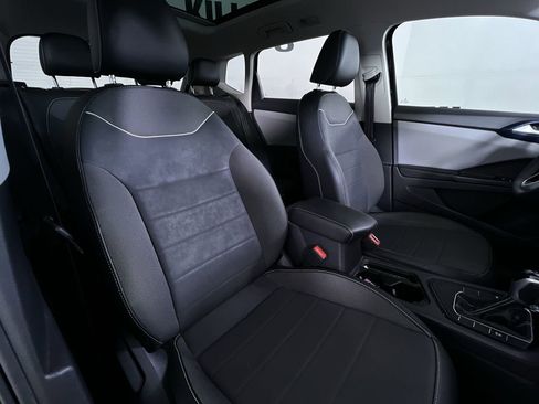 Used 2023 Volkswagen Taos SE image 25