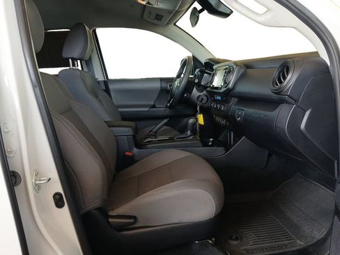 Used 2023 Toyota Tacoma SR AWD/4WD image 15