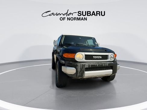 Used 2012 Toyota FJ Cruiser 4WD w/ Upgrade Pkg image 3