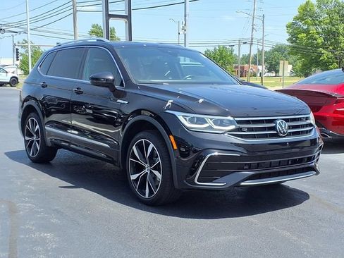 Used 2023 Volkswagen Tiguan SEL R-Line AWD/4WD image 2