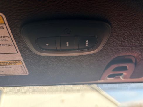 Used 2018 Jeep Wrangler Unlimited Sahara w/ Cold Weather Group image 22