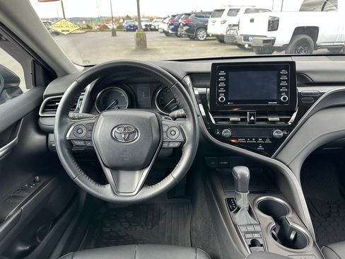 Used 2023 Toyota Camry SE w/ Cold Weather Package image 15
