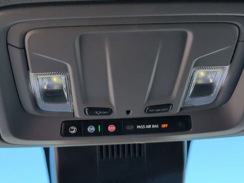 Used 2024 GMC Sierra 1500 SLT w/ SLT Premium Package image 17