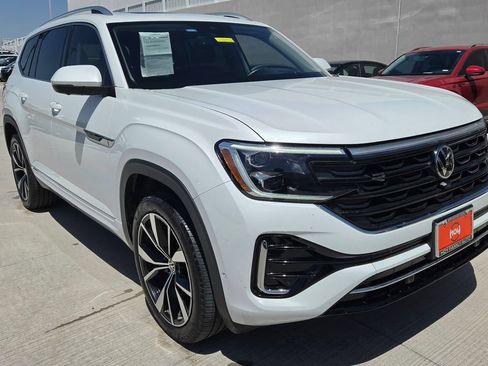 Used 2024 Volkswagen Atlas SEL Premium R-Line AWD/4WD image 2