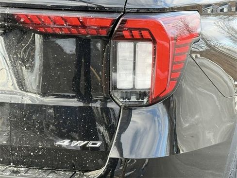 New 2026 Ford Explorer Active w/ Active Comfort Package image 7