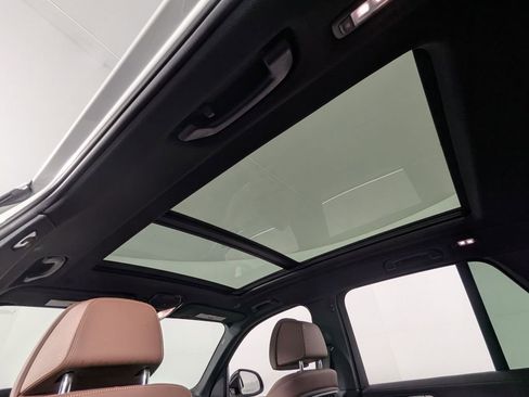 Used 2022 BMW X5 xDrive40i w/ Climate Comfort Package image 13