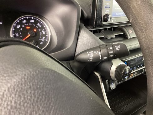 Used 2020 Toyota RAV4 XLE w/ Convenience Package AWD/4WD image 23