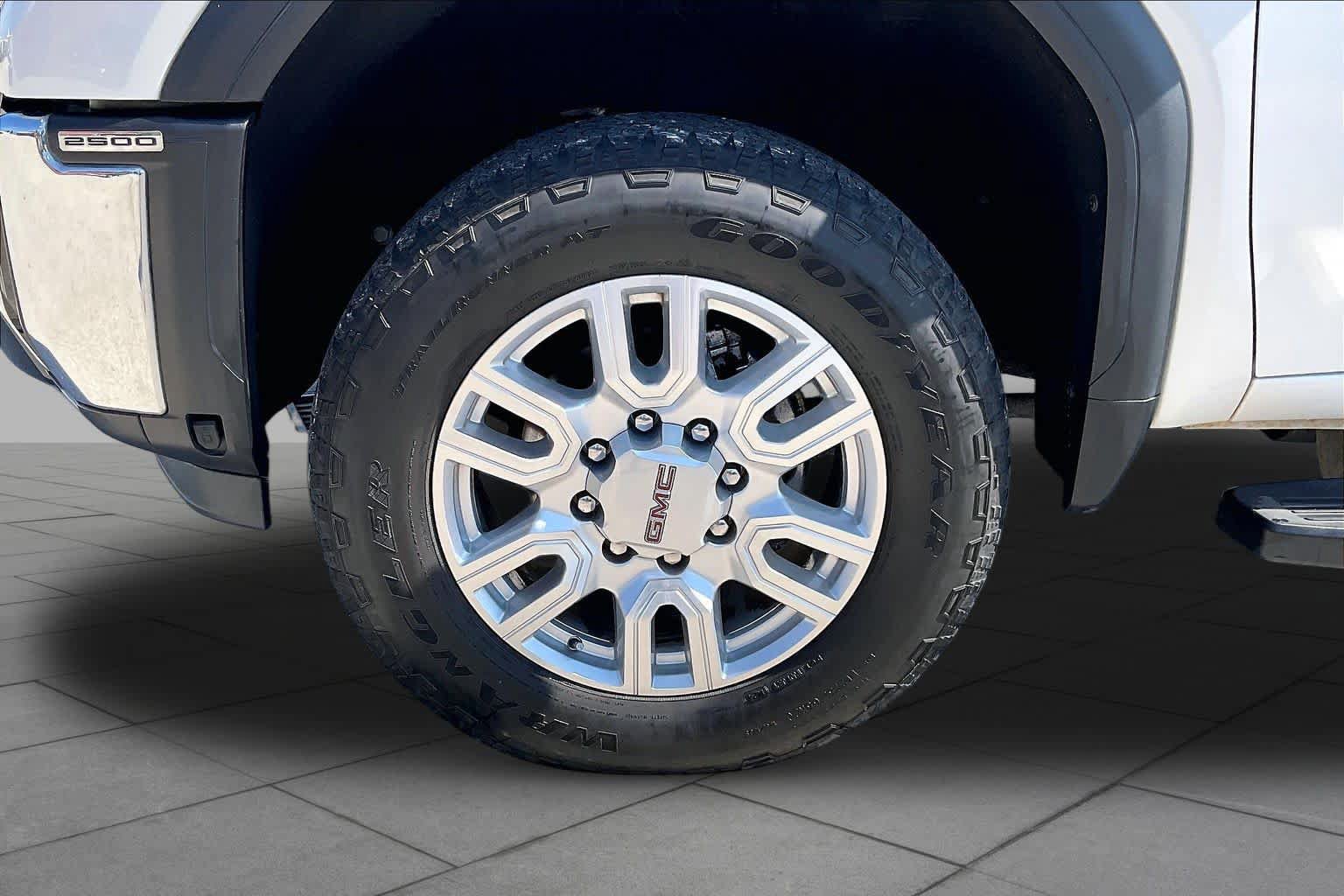 Used 2024 GMC Sierra 2500 SLT w/ Texas SLT Premium Package AWD/4WD image 11
