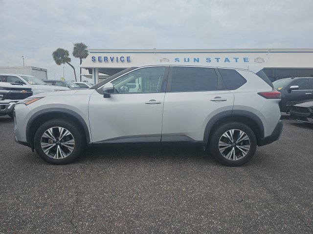 Used 2022 Nissan Rogue SV AWD/4WD image 1