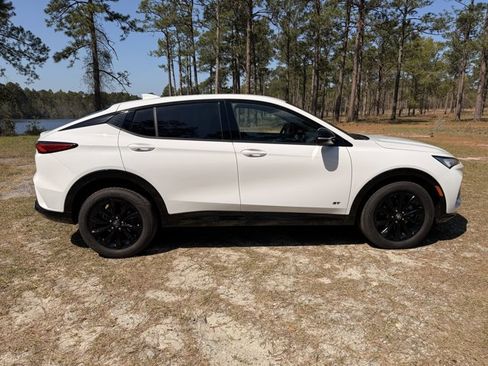 Used 2025 Buick Envista Sport Touring image 6