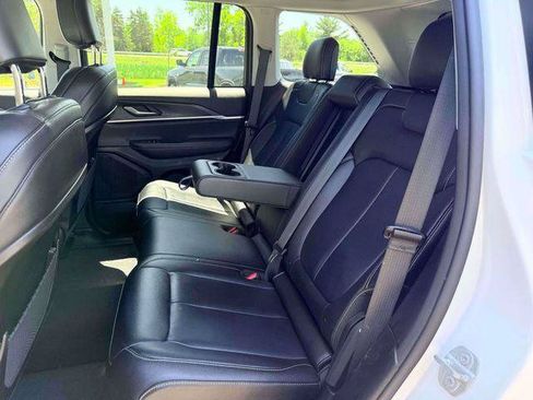 Certified 2023 Jeep Grand Cherokee Limited AWD/4WD image 14