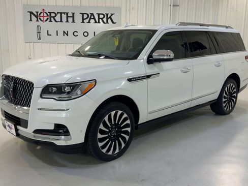 Used 2022 Lincoln Navigator L Black Label AWD/4WD image 5