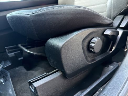 Used 2017 Ford Edge SE image 18