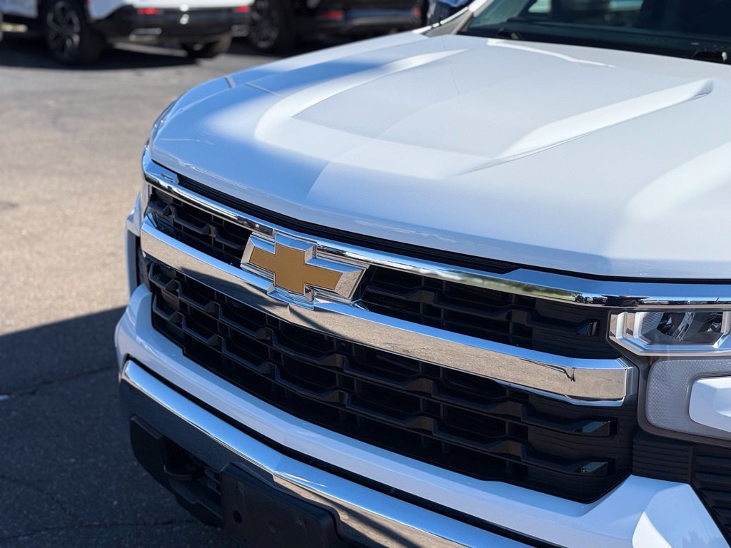 Used 2024 Chevrolet Silverado 1500 LT AWD/4WD image 34
