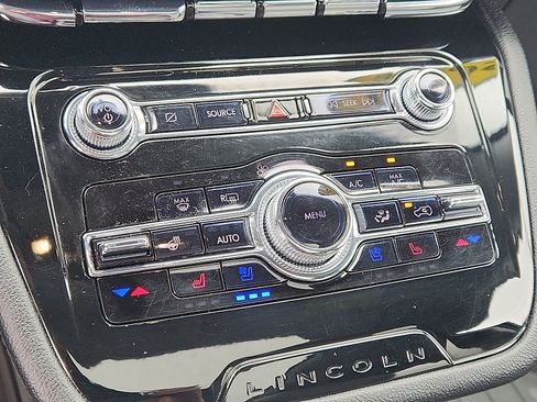 Used 2022 Lincoln Corsair Reserve w/ Elements Package image 15