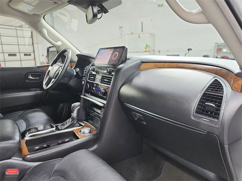 Used 2024 Nissan Armada SL image 41