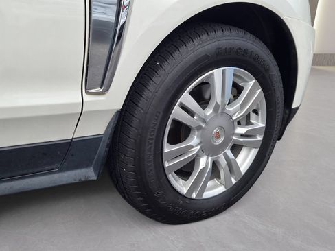 Used 2015 Cadillac SRX Luxury w/ Driver Awareness Package FWD image 11