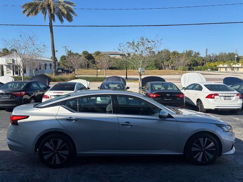 Used 2019 Nissan Altima 2.5 SV image 6