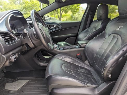 Used 2016 Chrysler 200 S w/ Navigation & Sound Group I image 25